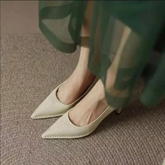 Beautiful heels NEW - Picture 1 of 6